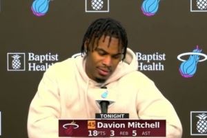 小米切尔:我们破联防做得不错 不停转移球没人想当孤胆英雄